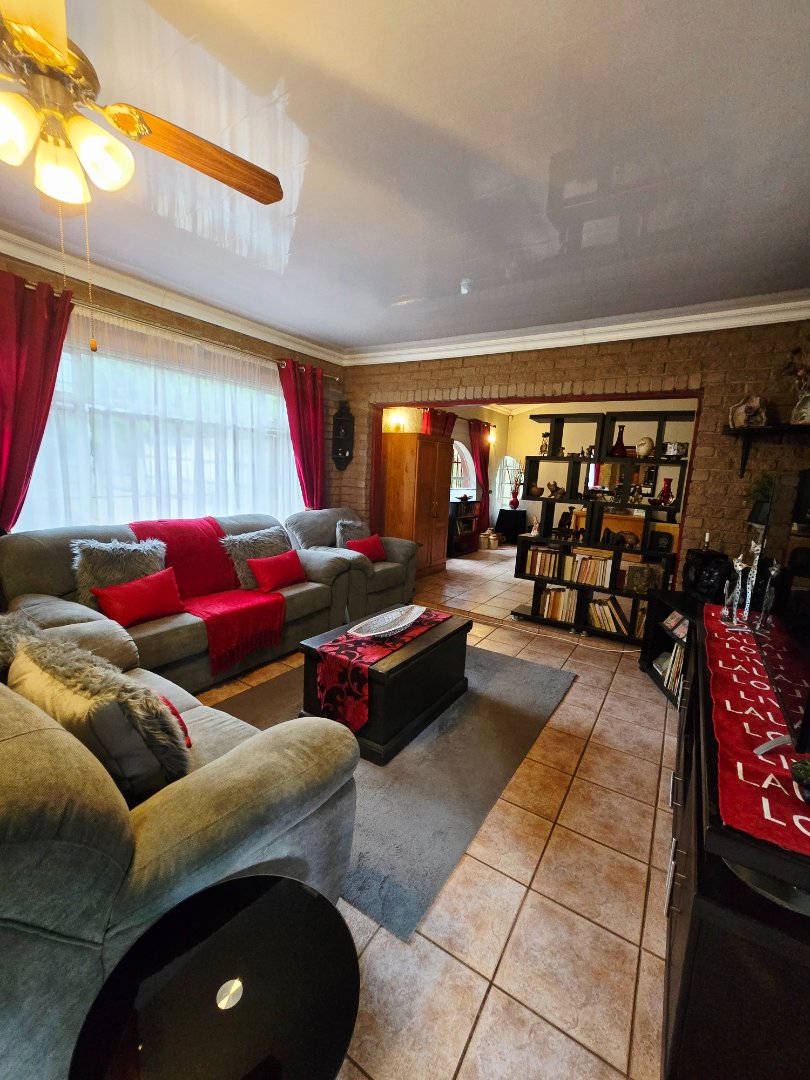 3 Bedroom Property for Sale in Flimieda North West